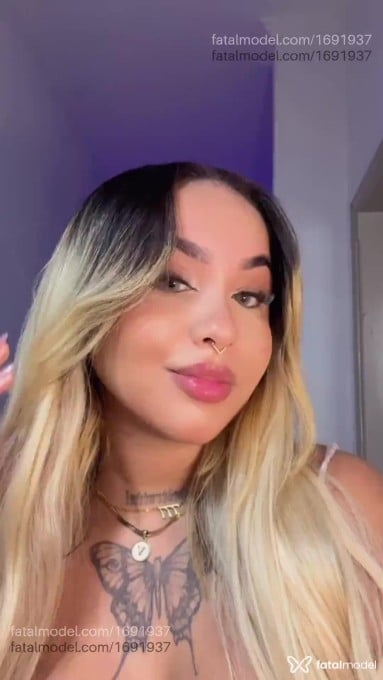 Acompanhante mulher loira (o) de olhos pretos em Resende - Isis Ferrari