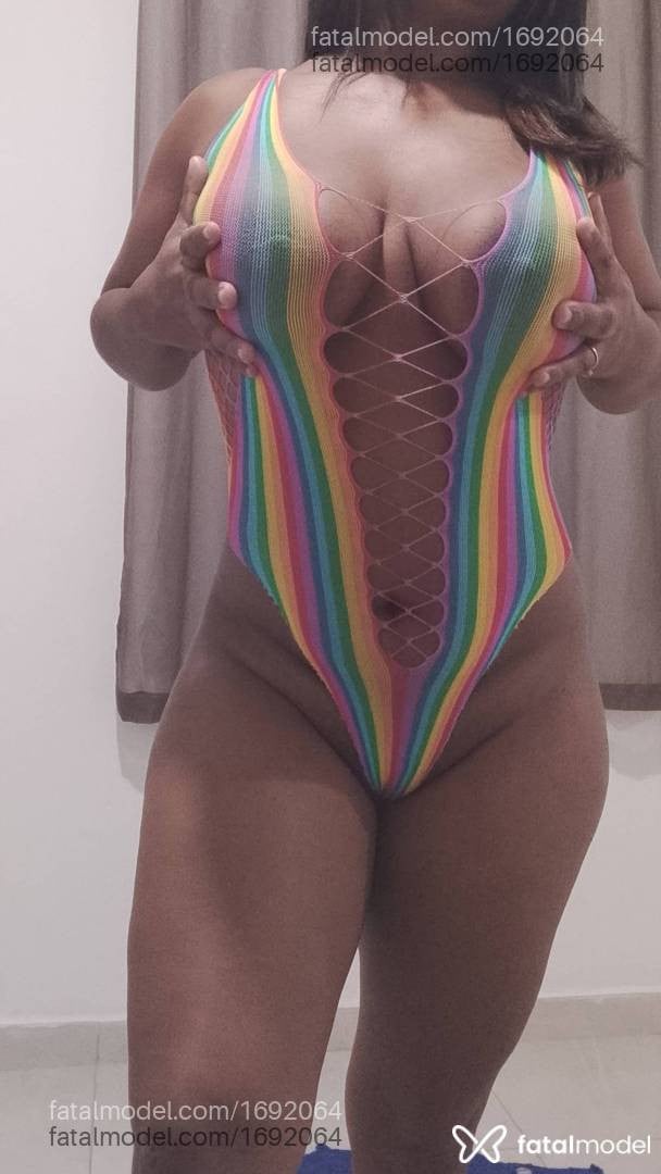 Acompanhante mulher com cabelo castanho de olhos castanhos - Alessandra