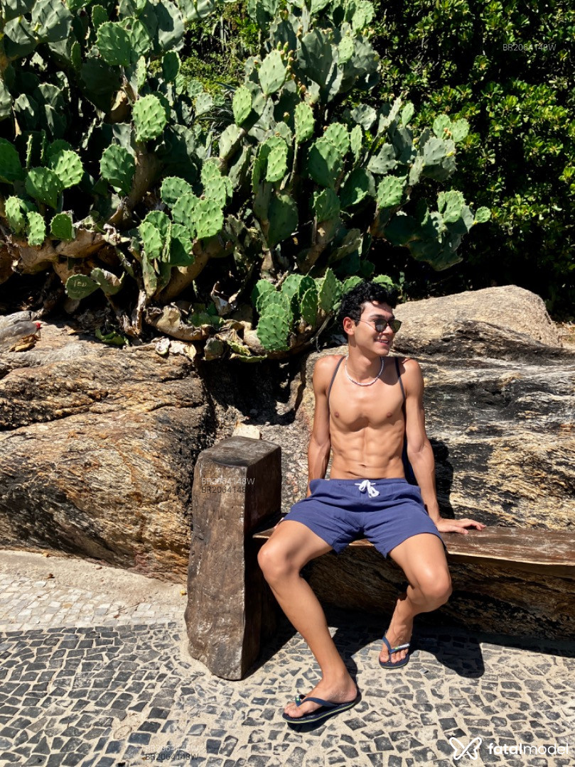 Acompanhante homem morena (o) de olhos pretos em Rio de Janeiro Acompanhante homem morena (o) de olhos pretos em Rio de Janeiro - Louisking