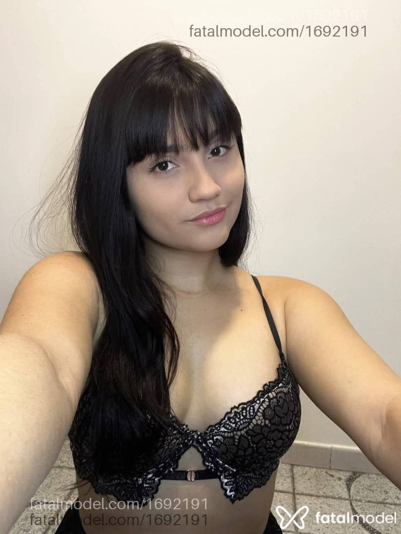 Acompanhante mulher com cabelo castanho de olhos castanhos em Guarulhos - Yasmin Bertoline