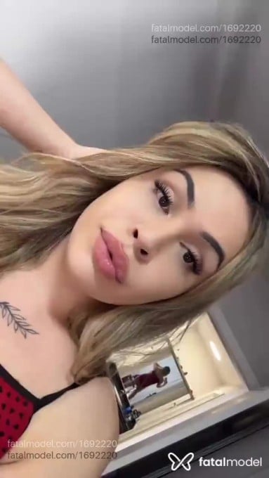 Acompanhante mulher trans loira (o) de olhos castanhos em Curitiba - Bia Lopes