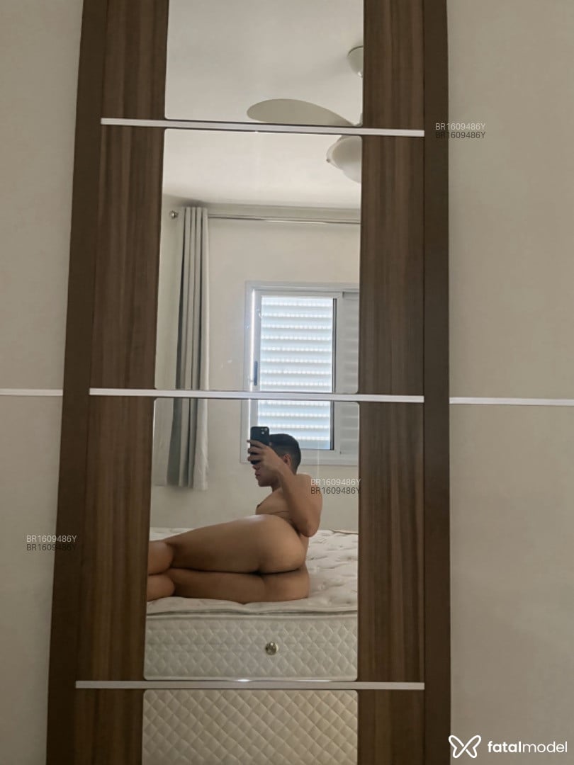 Acompanhante homem morena (o) de olhos castanhos em Blumenau - Andrade