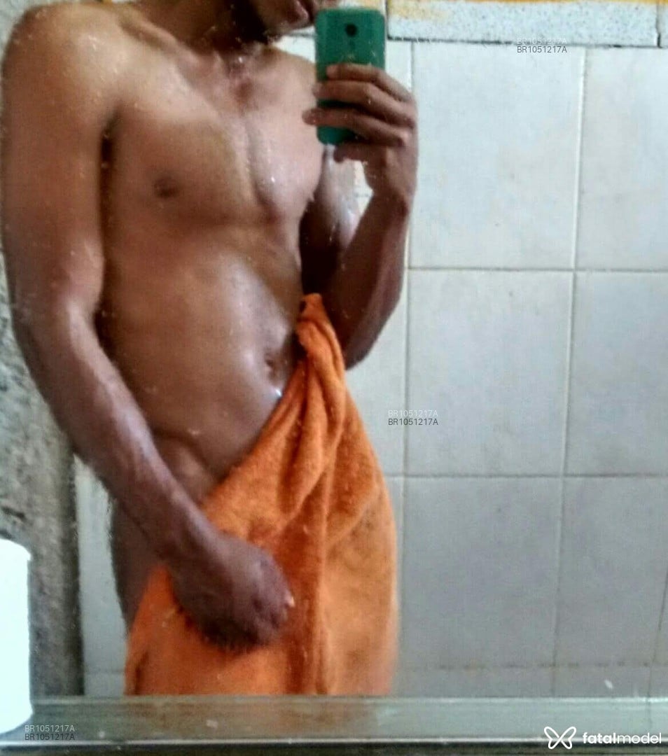 Acompanhante homem com cabelo castanho de olhos castanhos em Lavras Acompanhante homem com cabelo castanho de olhos castanhos em Lavras - Dutra