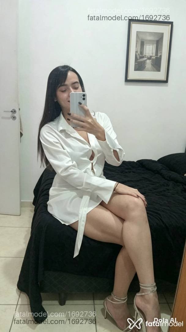 Acompanhante mulher trans loira (o) de olhos castanhos - Larissa Fortes