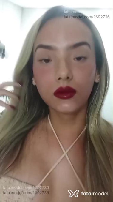 Acompanhante mulher trans loira (o) de olhos castanhos em Itabira - Larissa Fortes