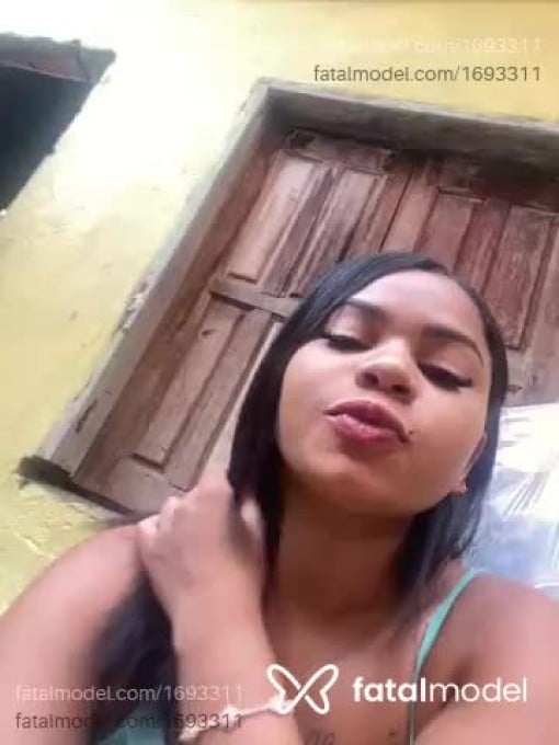 Acompanhante mulher morena (o) de olhos castanhos - Biaaca Acompanhante mulher morena (o) de olhos castanhos - Biaaca