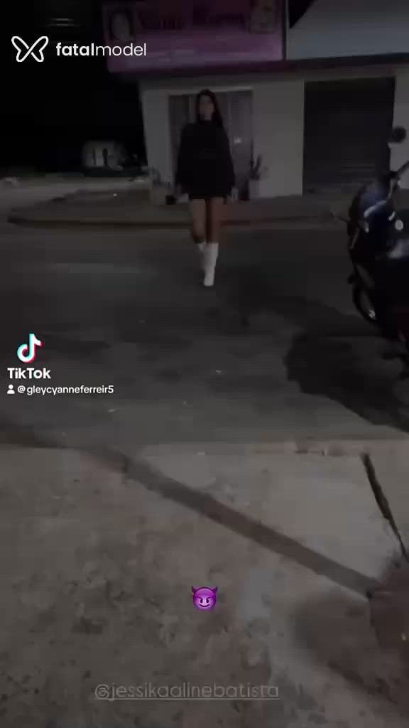 Acompanhante mulher morena (o) de olhos castanhos em Caldas Novas Acompanhante mulher morena (o) de olhos castanhos em Caldas Novas - Cris Flor