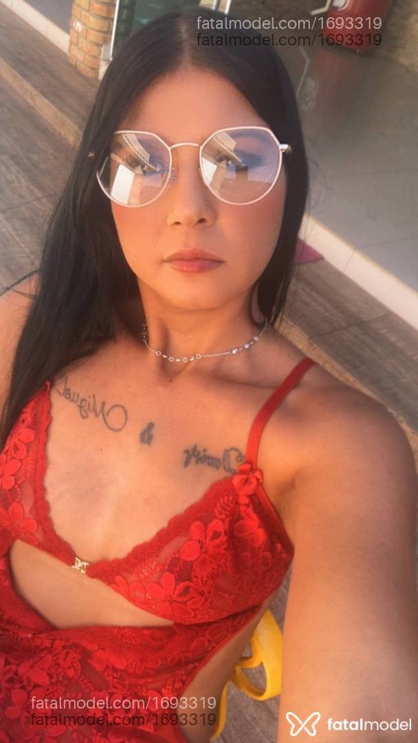 Acompanhante mulher morena (o) de olhos castanhos - Cris Flor