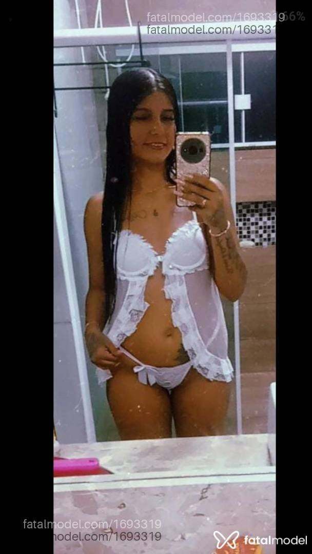 Acompanhante mulher morena (o) de olhos castanhos - Cris Flor