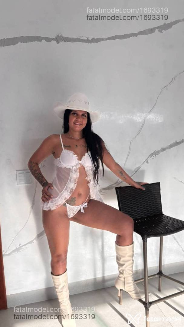Acompanhante mulher morena (o) de olhos castanhos - Cris Flor