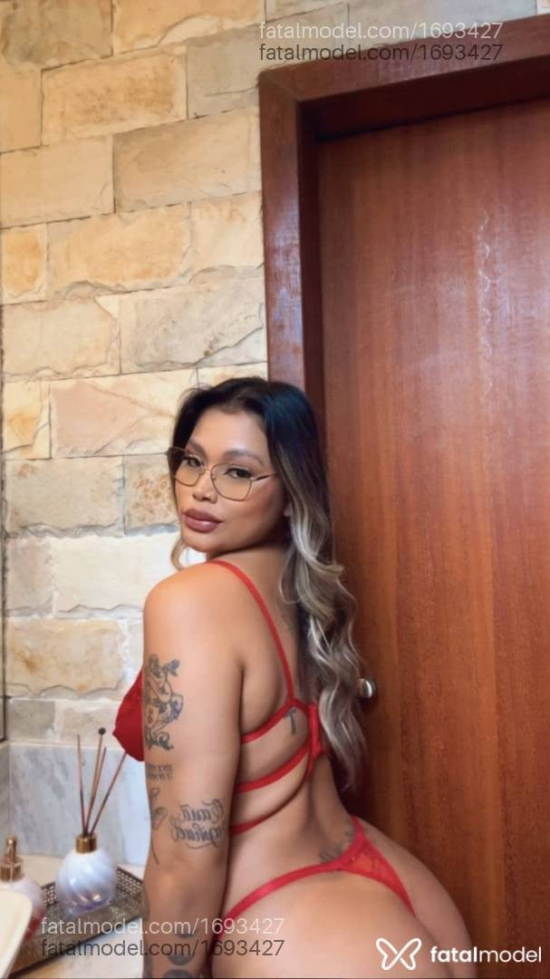 Acompanhante mulher com cabelo castanho de olhos pretos em Belo Horizonte - Iza Guedes