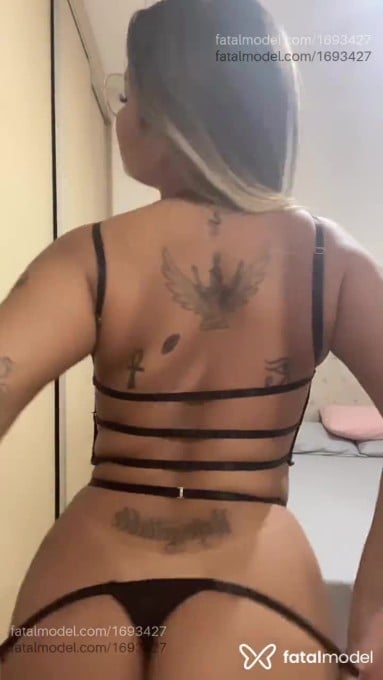 Acompanhante mulher com cabelo castanho de olhos pretos em Belo Horizonte - Iza Guedes