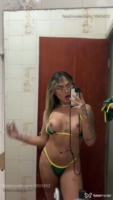 Acompanhante mulher trans loira (o) de olhos castanhos em Praia Grande - Gabyy