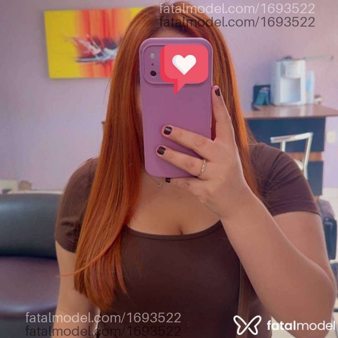 Acompanhante mulher ruiva (o) de olhos castanhos - Clara