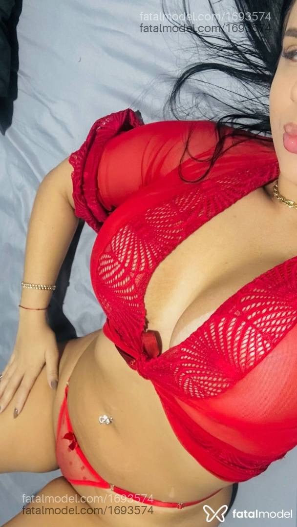 Acompanhante mulher morena (o) de olhos pretos - Jéssica