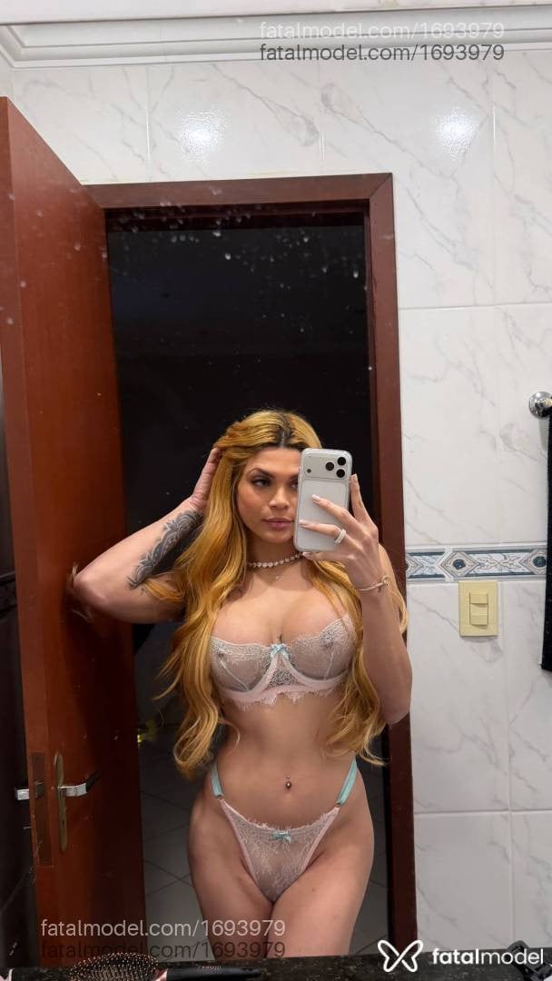 Acompanhante mulher trans loira (o) de olhos verdes em Foz do Iguaçu - Karlinha