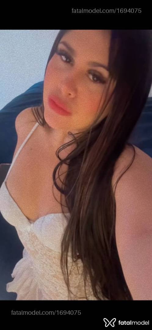 Acompanhante mulher loira (o) de olhos castanhos - Melissa Antonelli