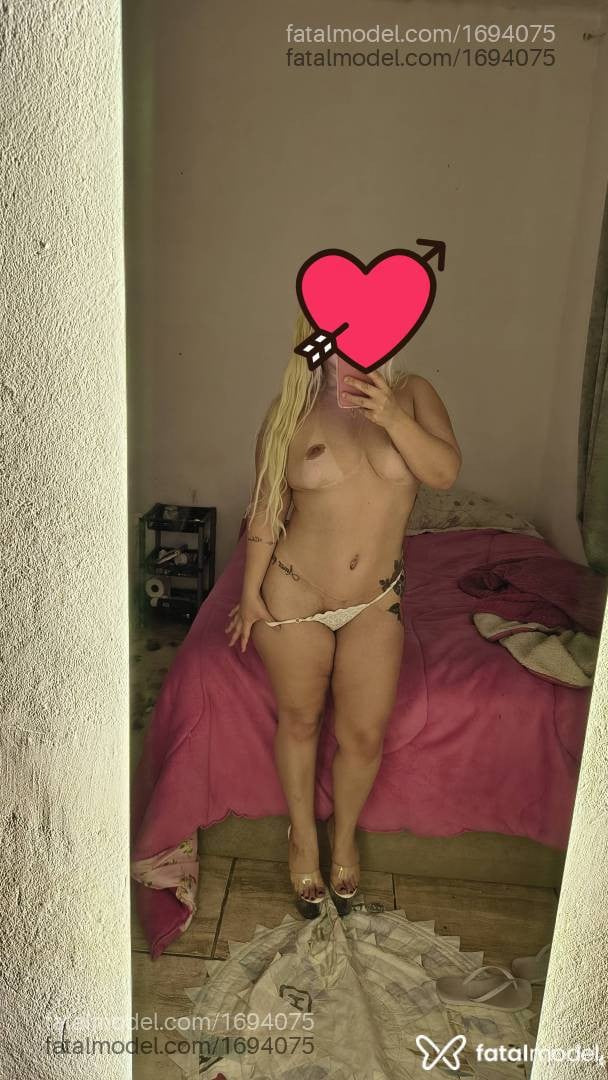 Acompanhante mulher loira (o) de olhos castanhos - Melissa Antonelli