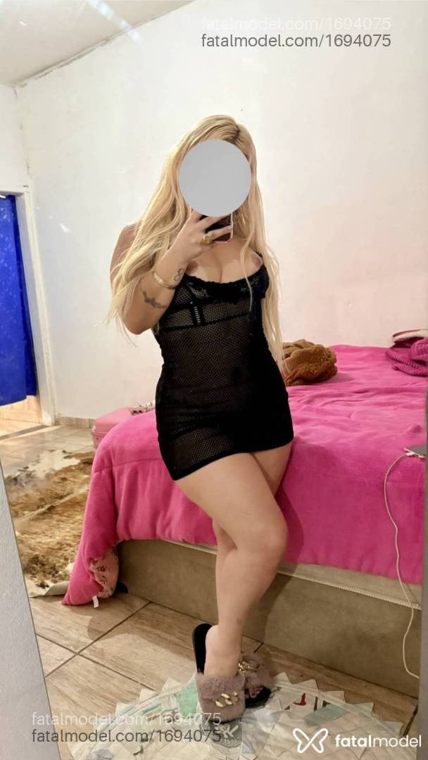 Acompanhante mulher loira (o) de olhos castanhos - Melissa Antonelli