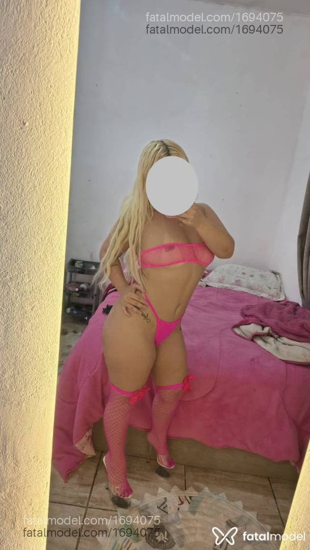 Acompanhante mulher loira (o) de olhos castanhos - Melissa Antonelli