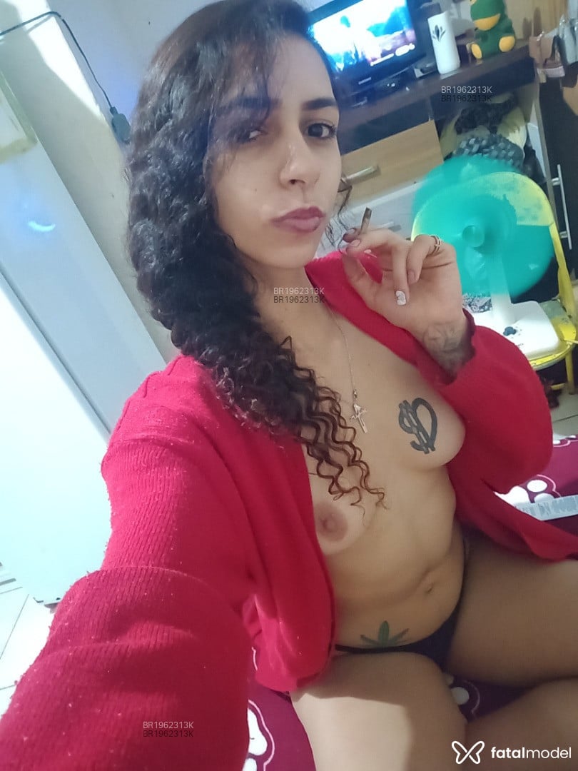 Acompanhante mulher morena (o) de olhos mel em Uberlândia - Laryssa