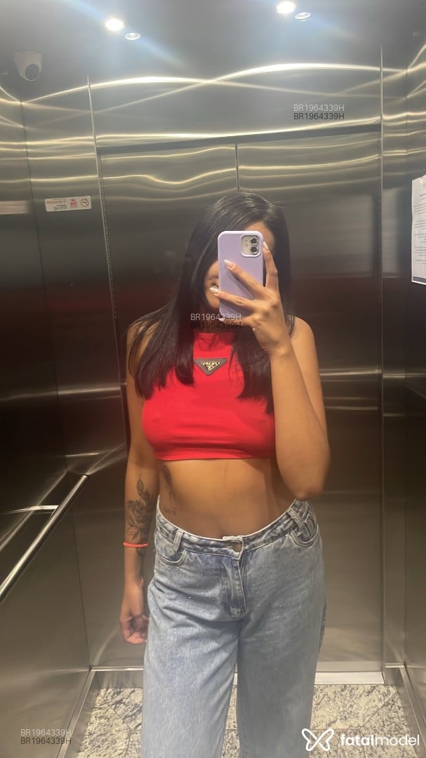 Acompanhante mulher morena (o) de olhos castanhos - Ana Julia