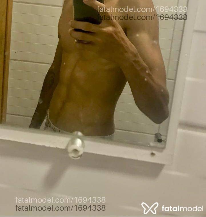 Acompanhante homem morena (o) de olhos castanhos em Estância Velha Acompanhante homem morena (o) de olhos castanhos em Estância Velha - Hugo Padilha