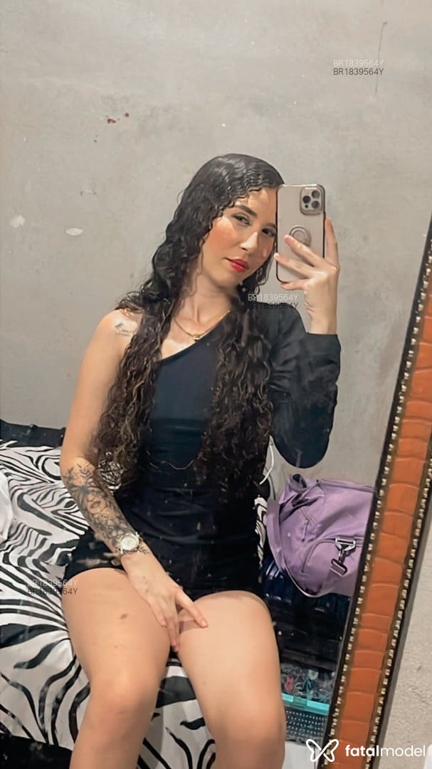 Acompanhante mulher com cabelo castanho de olhos castanhos em Vitória da Conquista - Greyce