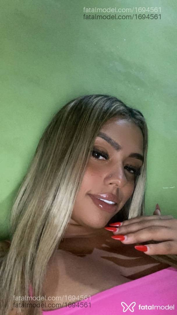 Acompanhante mulher loira (o) de olhos castanhos - Rafaela