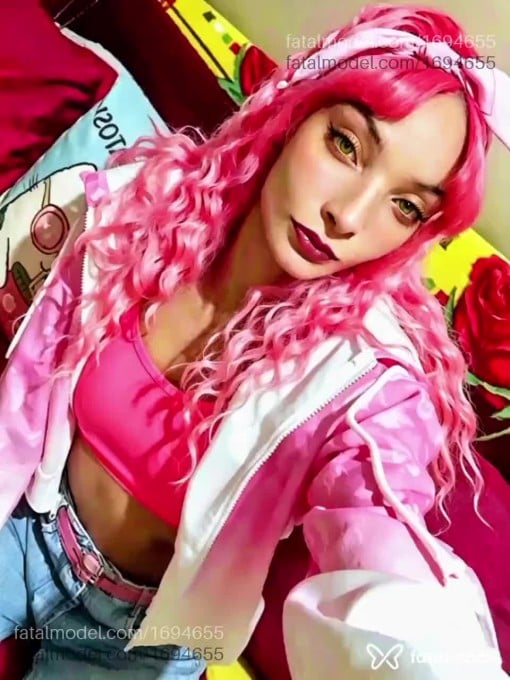 Acompanhante mulher com cabelo castanho de olhos verdes - Clari Acompanhante mulher com cabelo castanho de olhos verdes - Clari