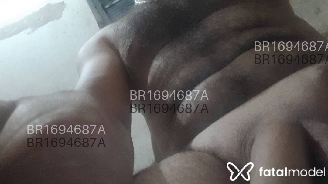 Acompanhante homem com cabelo castanho de olhos castanhos - Felipão Acompanhante homem com cabelo castanho de olhos castanhos - Felipão