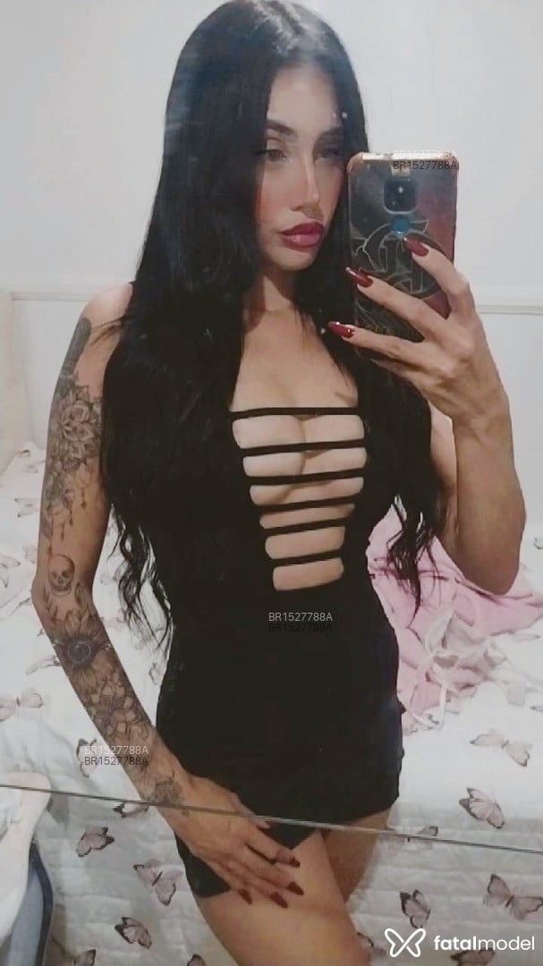 Acompanhante mulher com cabelo castanho de olhos verdes - Manu Tavares Acompanhante mulher com cabelo castanho de olhos verdes - Manu Tavares