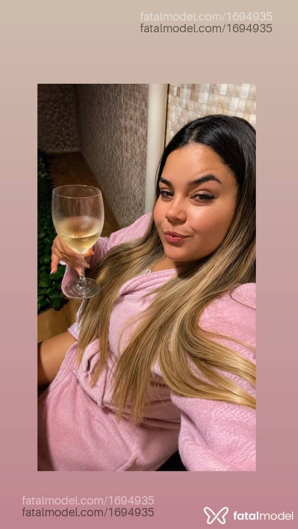 Acompanhante mulher loira (o) de olhos pretos em Governador Valadares - Ana Clara