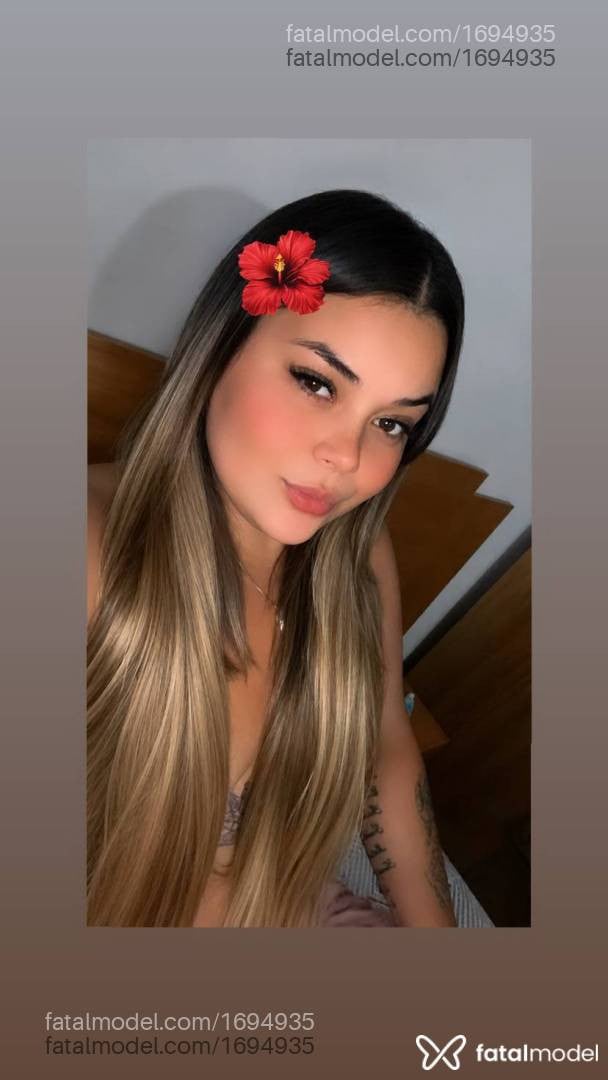 Acompanhante mulher loira (o) de olhos pretos em Ipatinga - Ana Clara