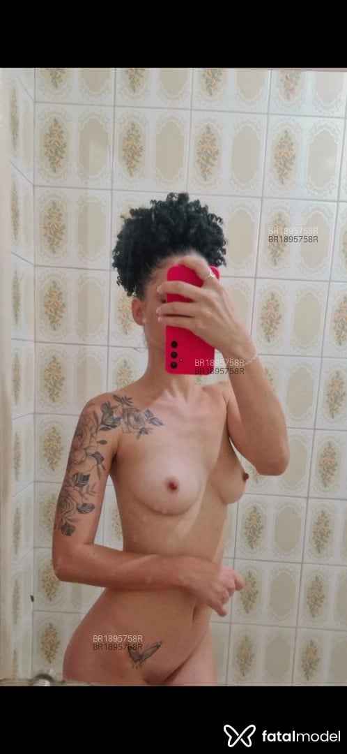 Acompanhante mulher com cabelo castanho de olhos castanhos em Patos de Minas - Laila Medeiros