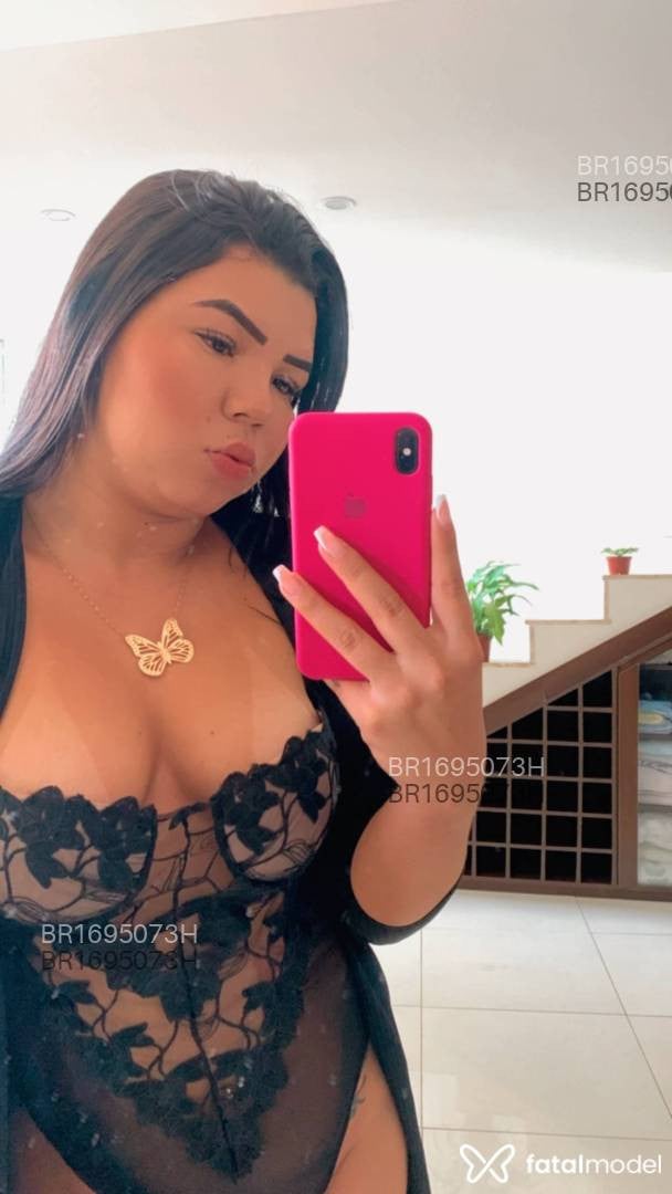 Acompanhante mulher com cabelo castanho de olhos castanhos - Katriny Campos