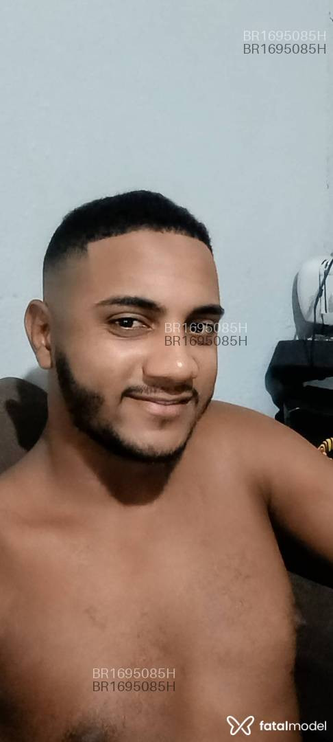 Acompanhante homem morena (o) de olhos castanhos em Virtual - Macximus