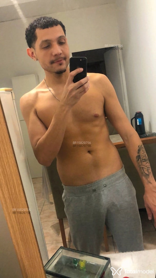 Acompanhante homem morena (o) de olhos castanhos em Sapiranga Acompanhante homem morena (o) de olhos castanhos em Sapiranga - Daniel