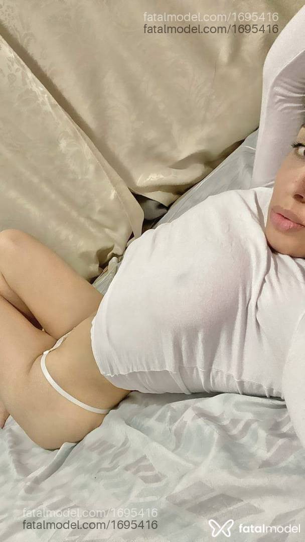 Acompanhante mulher com cabelo castanho de olhos castanhos - Luana Oliveira