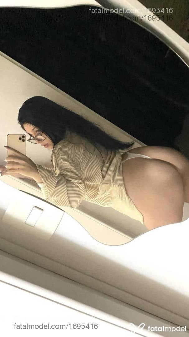 Acompanhante mulher com cabelo castanho de olhos castanhos - Luana Oliveira