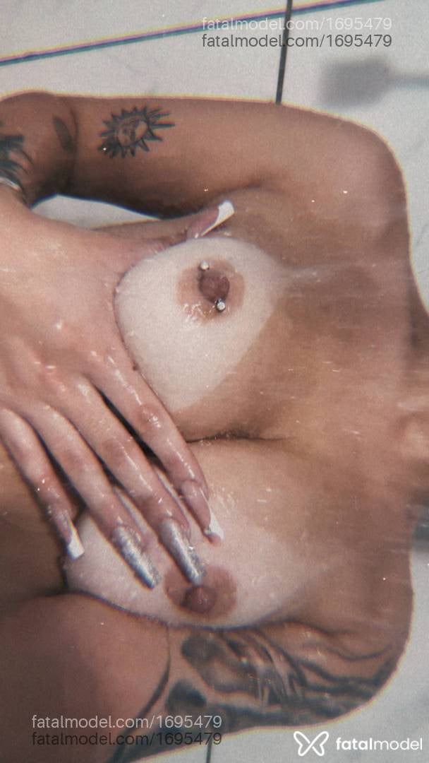 Acompanhante mulher morena (o) de olhos castanhos em Balneário Camboriú Acompanhante mulher morena (o) de olhos castanhos em Balneário Camboriú - Mirella Ferraz