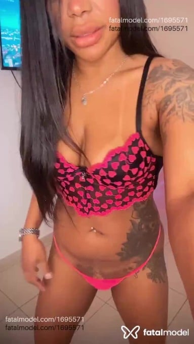 Acompanhante mulher morena (o) de olhos pretos em São Sebastião do Paraíso - Rubi Thompson