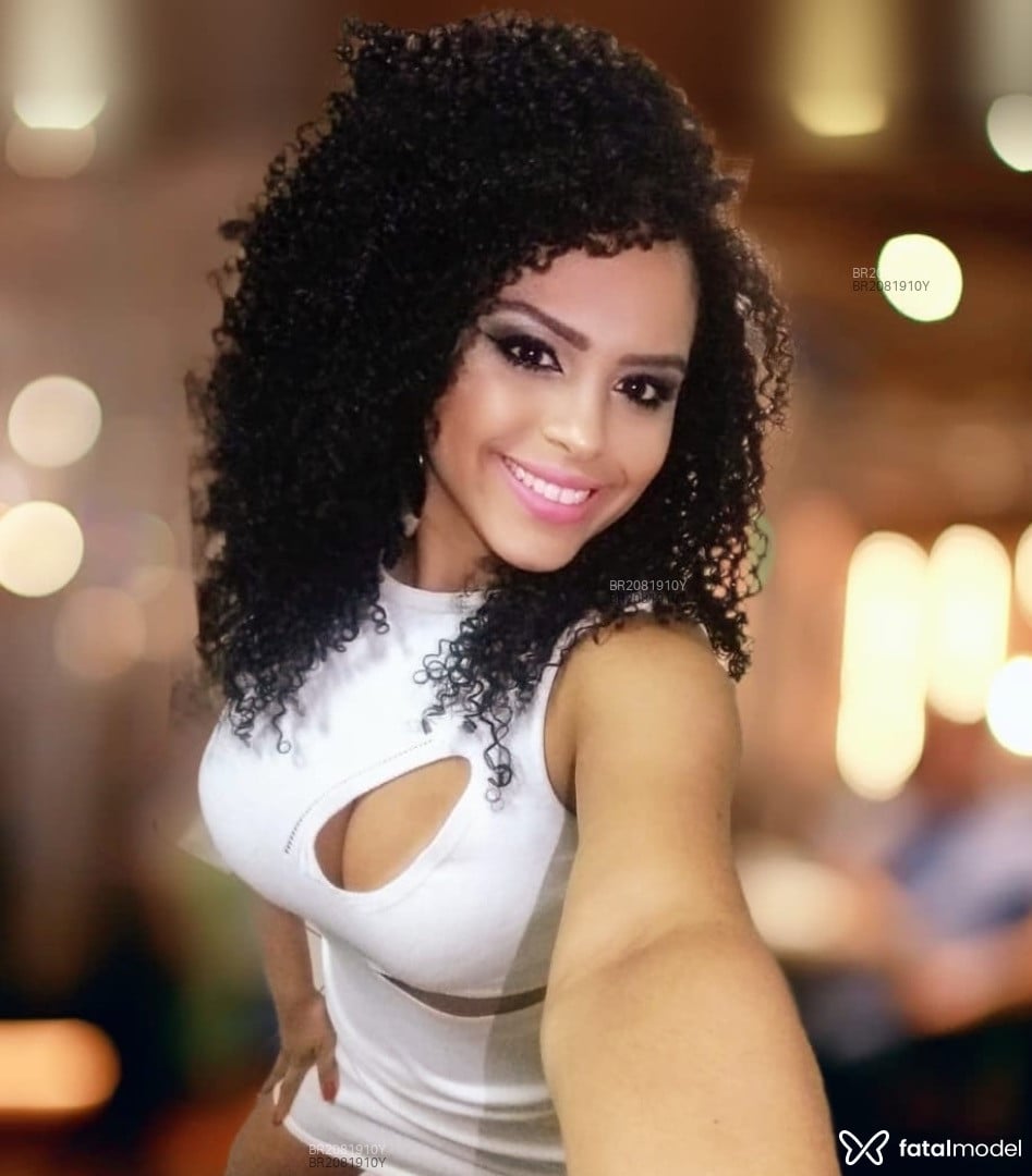 Acompanhante mulher morena (o) de olhos pretos - Isabella Salles Acompanhante mulher morena (o) de olhos pretos - Isabella Salles