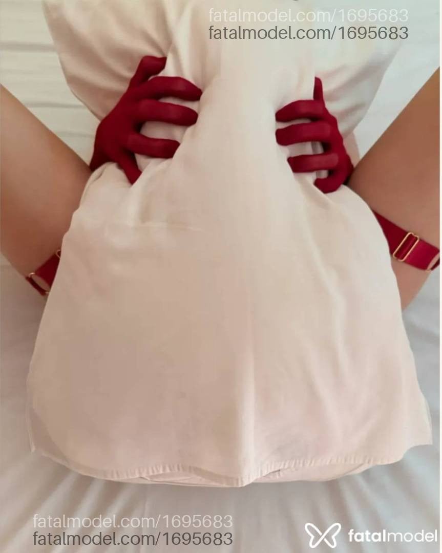 Acompanhante mulher loira (o) de olhos castanhos - Bianca