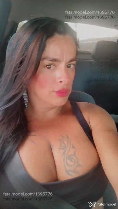 Acompanhante mulher trans morena (o) de olhos castanhos em Franca - Débora Monteiro