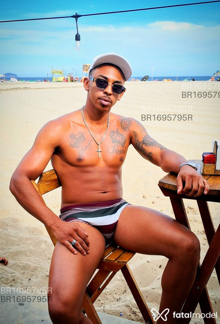 Acompanhante homem morena (o) de olhos castanhos em Rio de Janeiro Acompanhante homem morena (o) de olhos castanhos em Rio de Janeiro - Jhonny