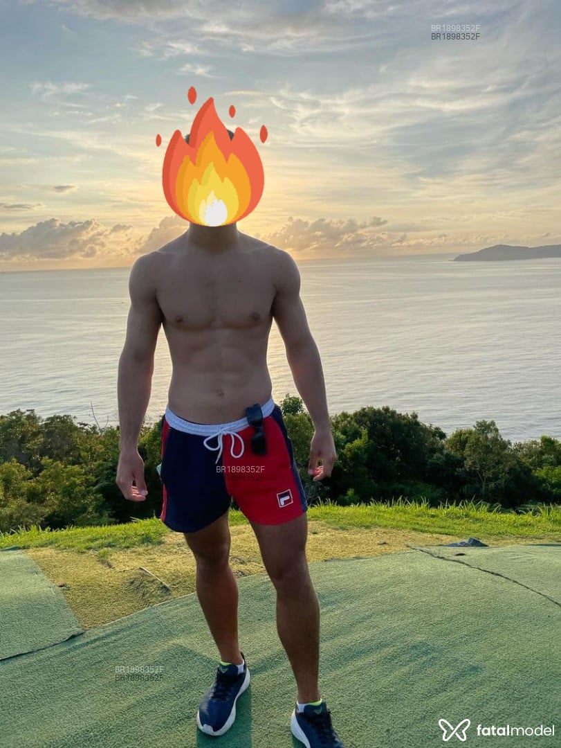 Acompanhante homem morena (o) de olhos pretos - Edgar