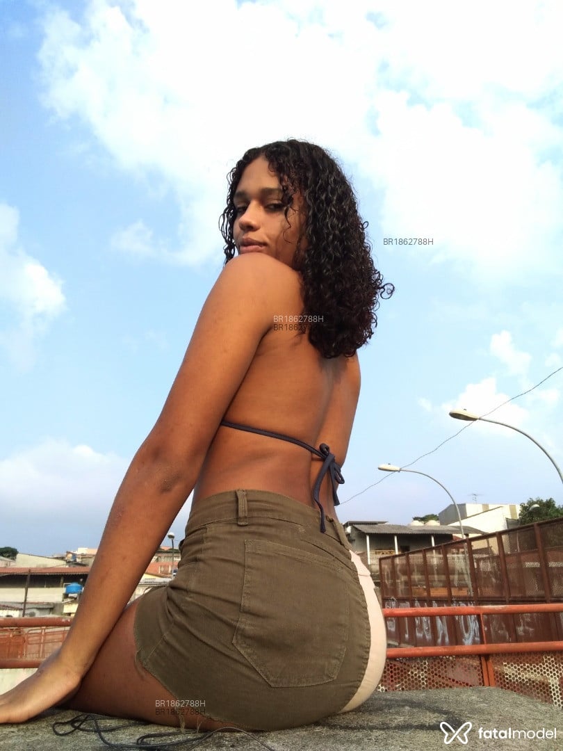 Acompanhante mulher trans com cabelo castanho de olhos pretos em Itaquaquecetuba Acompanhante mulher trans com cabelo castanho de olhos pretos em Itaquaquecetuba - Angelzinha
