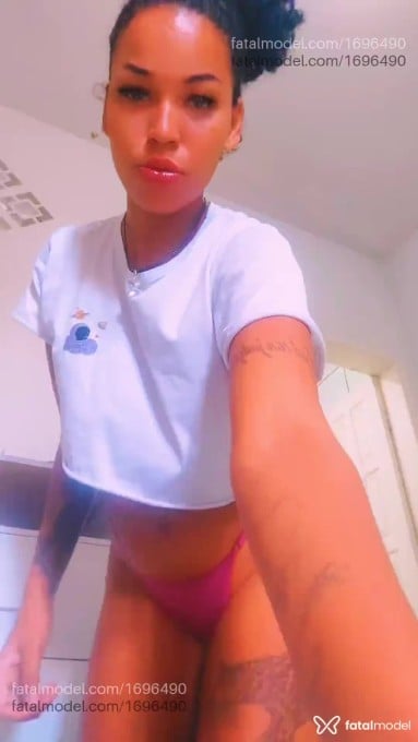 Acompanhante mulher morena (o) de olhos castanhos em Nova Venécia - Eloiza Eloy