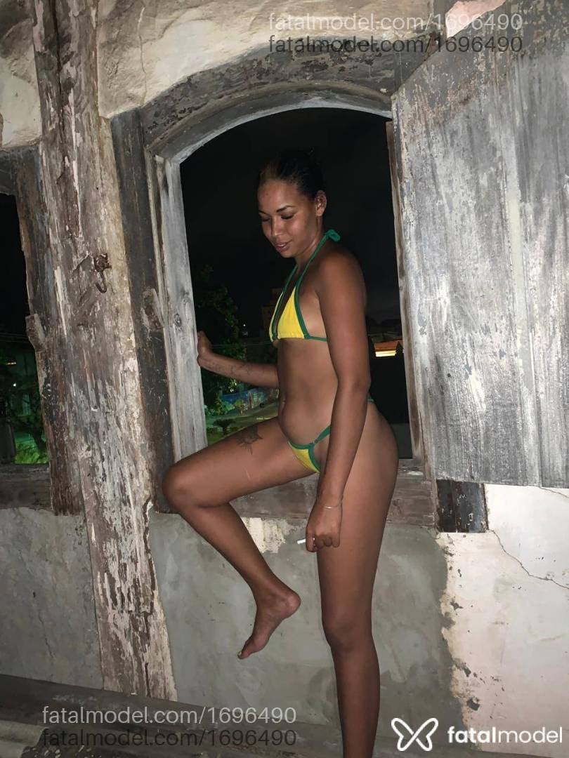 Acompanhante mulher morena (o) de olhos castanhos em Nova Venécia - Eloiza Eloy